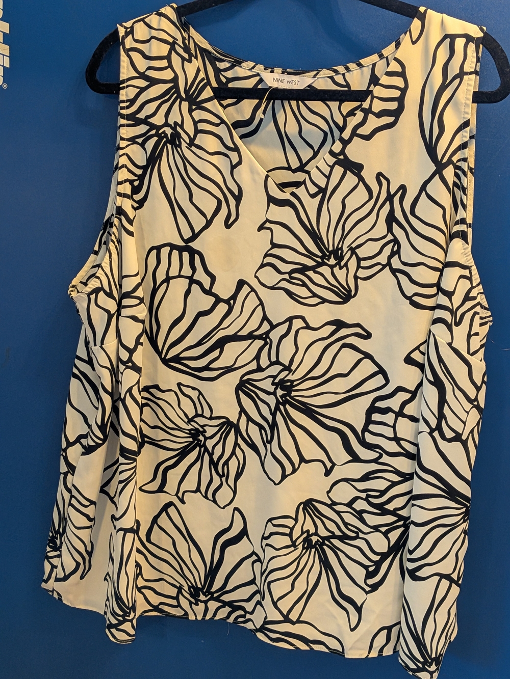Nine West Black & White Floral Sleeveless Camisole